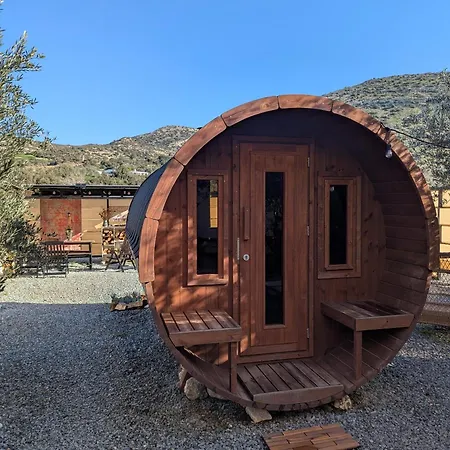 Geometry Park Glamping *